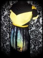 Robe noire Design By Humans détails jaunes motif enfants - taille S/M