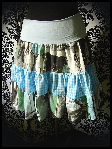 High waisted tiered skirt turquoise blue/green/white print - size M/L
