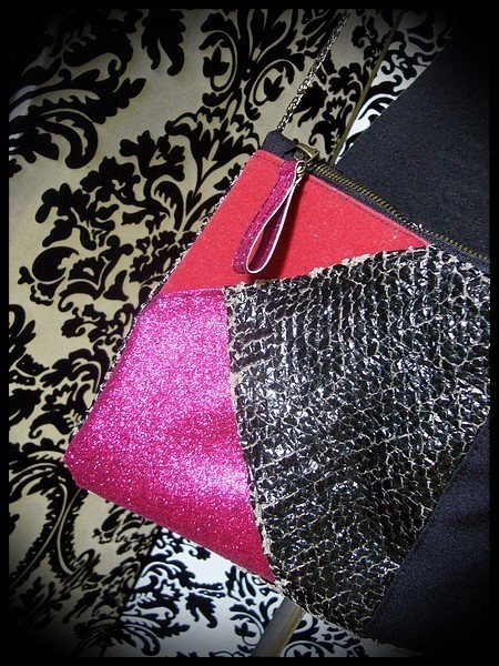 Black fake leather bag clutch frambosia / hot pink glitter details