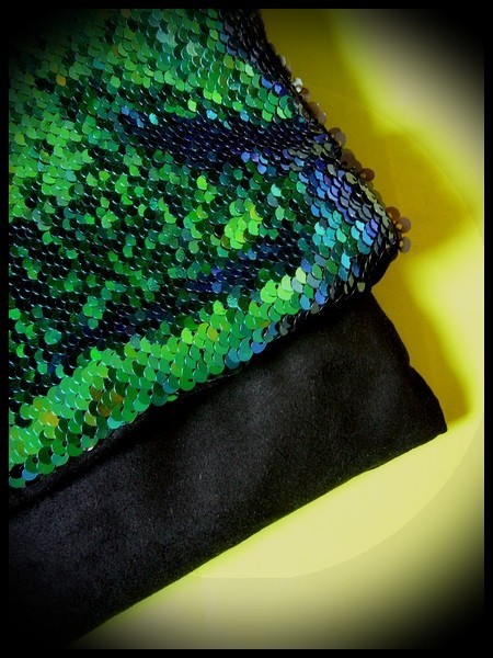 Sac pochette noir sequins réversibles bleu vert / noirs