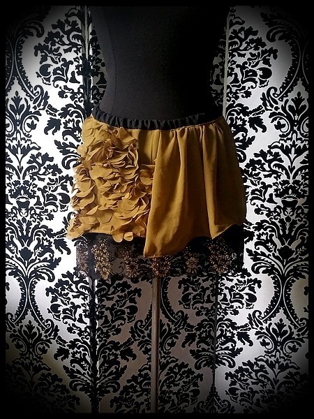 Olive green mini skirt gold black lace details - size S/M