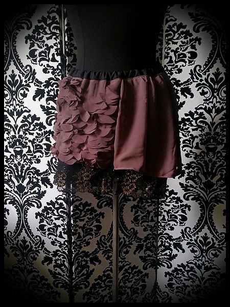 Mini jupe mauve dentelle noire dorée - taille M/L