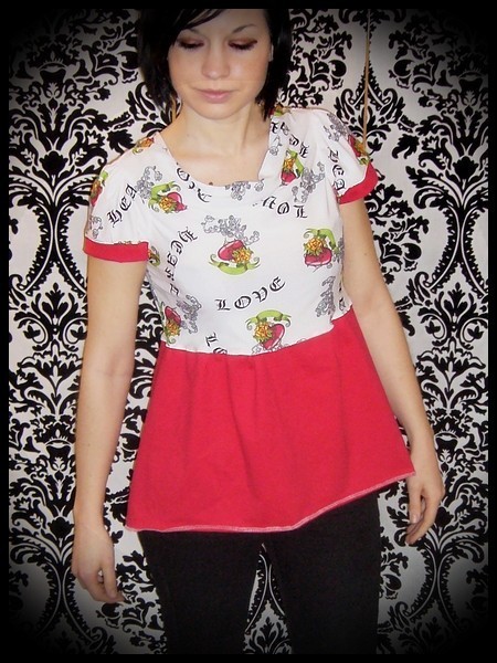 White/red top w/ draped neckline tattoos print - size S/M