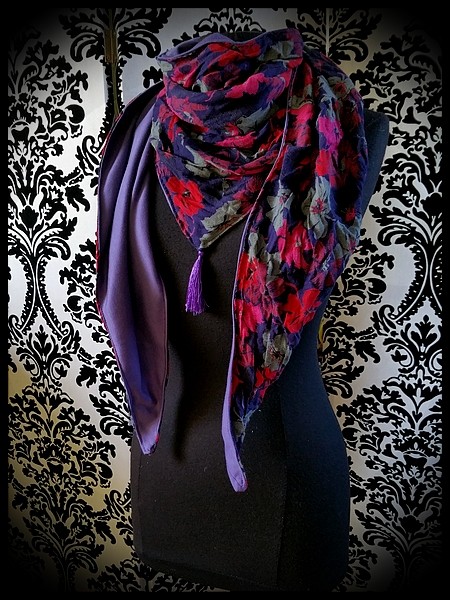 Foulard Violet Abstrait – Neuf Avec étiquettes, Sans Marque, Idéal Pour Accessoiriser Une Tenue