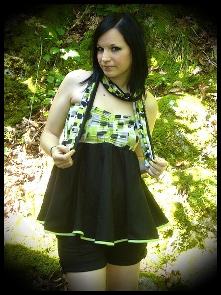 Strapless lime green/black top - size S/M