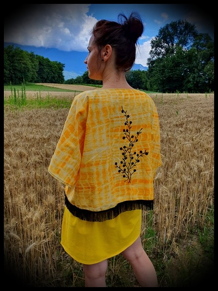 Yellow tie & dye short kimono w/ floral embroidery